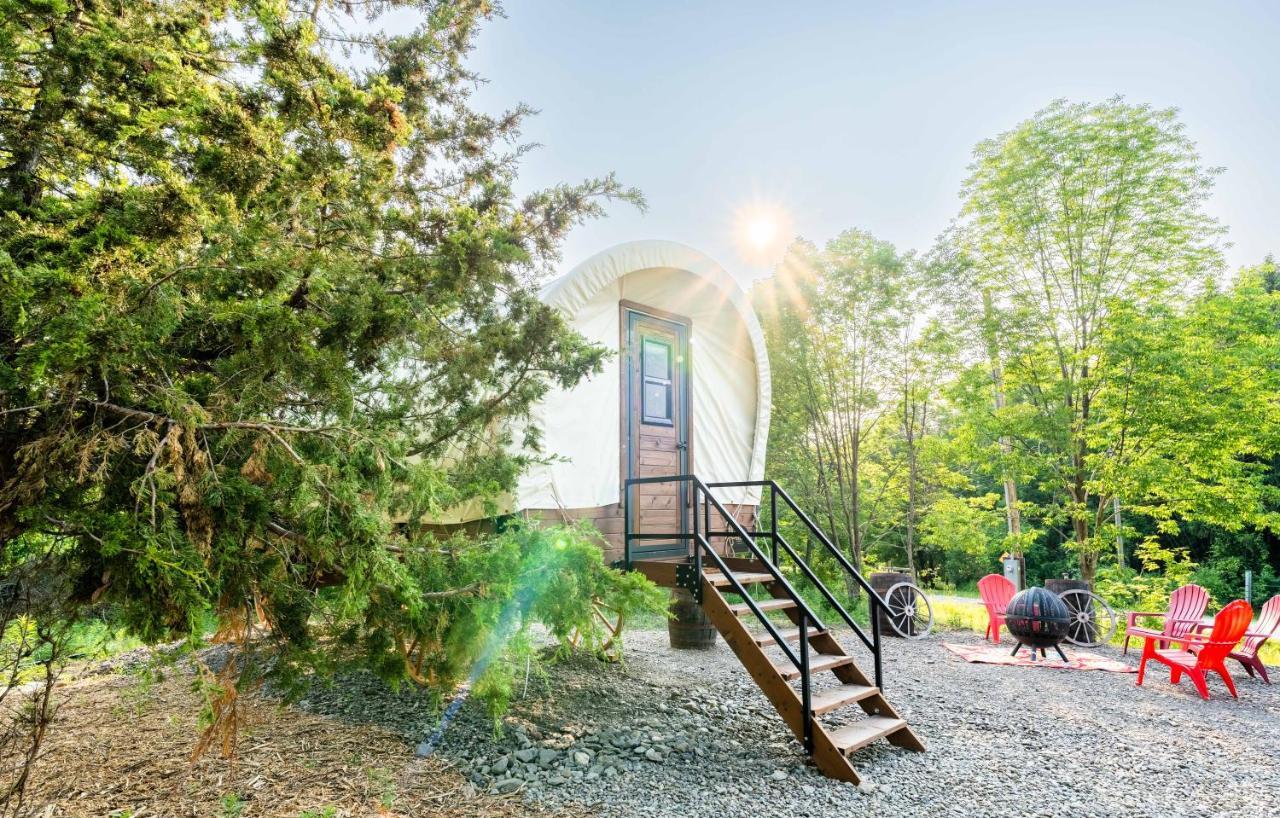 Hébergement de vacances Heated & Ac Full Bathroom Covered Wagon Penn Yan