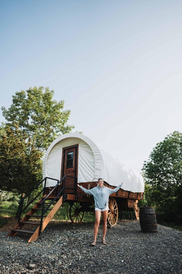 Heated & Ac Full Bathroom Covered Wagon * Penn Yan