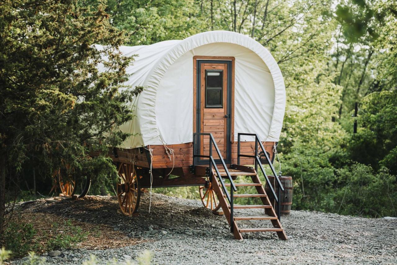 Heated & Ac Full Bathroom Covered Wagon * Penn Yan
