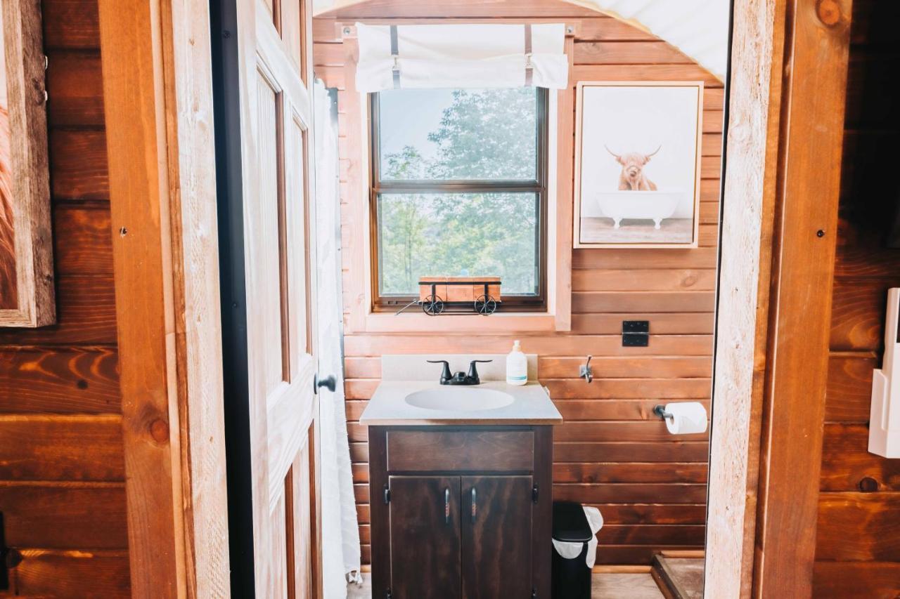 Heated & Ac Full Bathroom Covered Wagon *